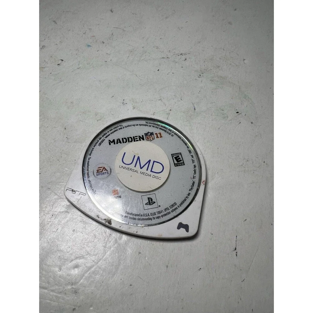 Madden NFL 11 UMD Sony PSP PlayStation Portable Video Game USED TESTED